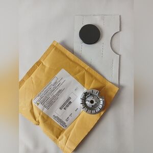 New OEM Maytag Small Burner Head Flame Spreader W11531098 And Burner Cap